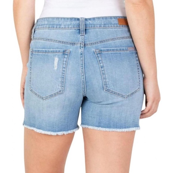 Seven7 Women’s Denim Frayed Hem Weekend Shorts Size 16 Light Blue Mid-Rise - Picture 2 of 8